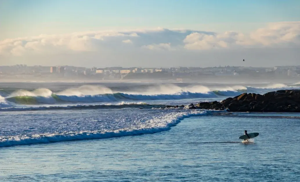 Ericeira: Guida Completa alla Riserva Mondiale del Surf — Spiagge, Onde e Consigli 2026