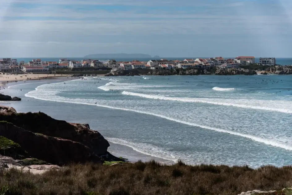 Peniche: Guida Completa al Surf — Supertubos, Baleal e le Migliori Spiagge 2026