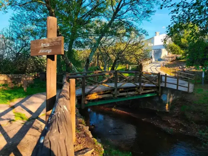 Ponte Internacional do Marco: สะพานที่เล็กที่สุดในโลก และหาดริมแม่น้ำรอบเมือง Marvão
