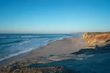 Portugal Tem 10 das 25 Melhores Praias da Europa em 2026: Veja o Ranking Completo