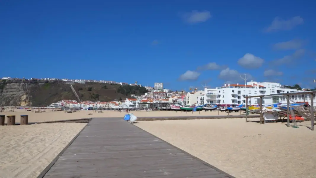 Praia Fluvial da Albufeira de Vilarinho das Furnas