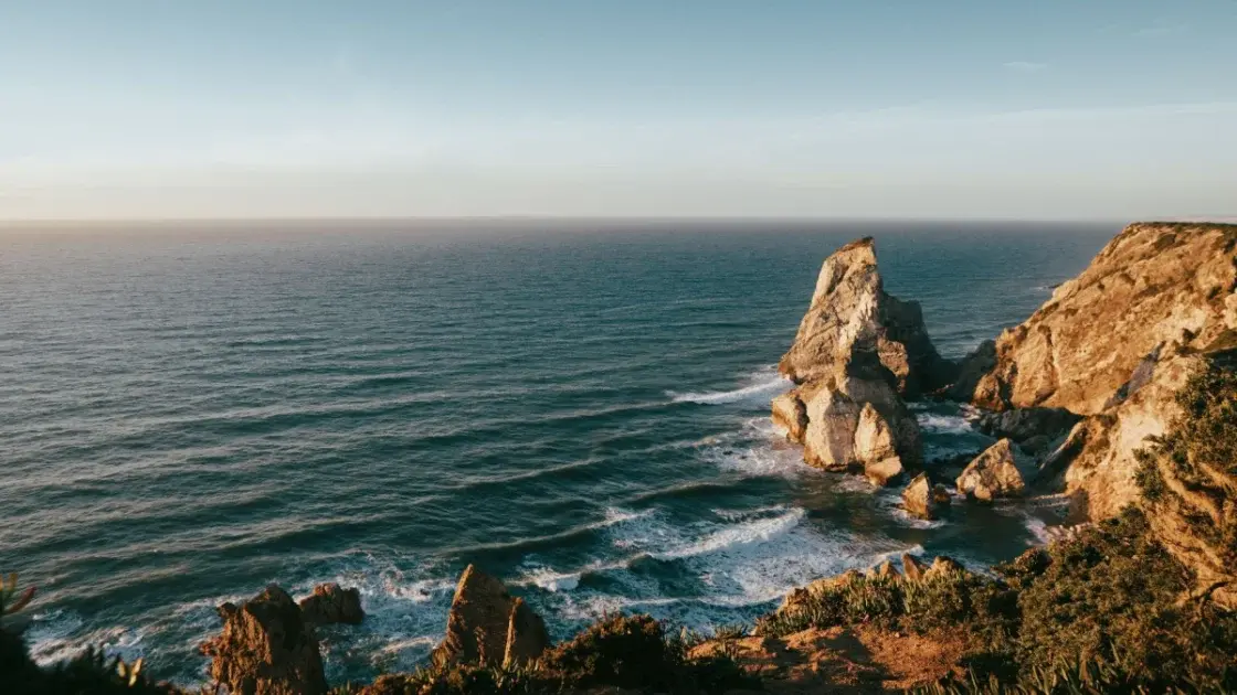 Praias Acessíveis em Portugal 2026: Guia Completo para Mobilidade Reduzida