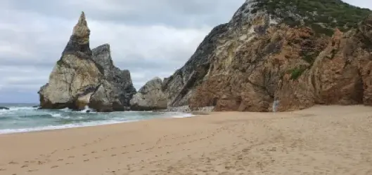 Trovoada na Praia em Portugal 2026: Risco de Raios, Sinais de Aviso e o Que Fazer