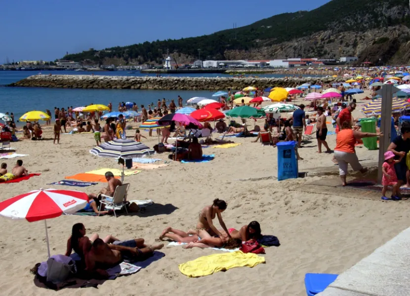 Sesimbra Beach