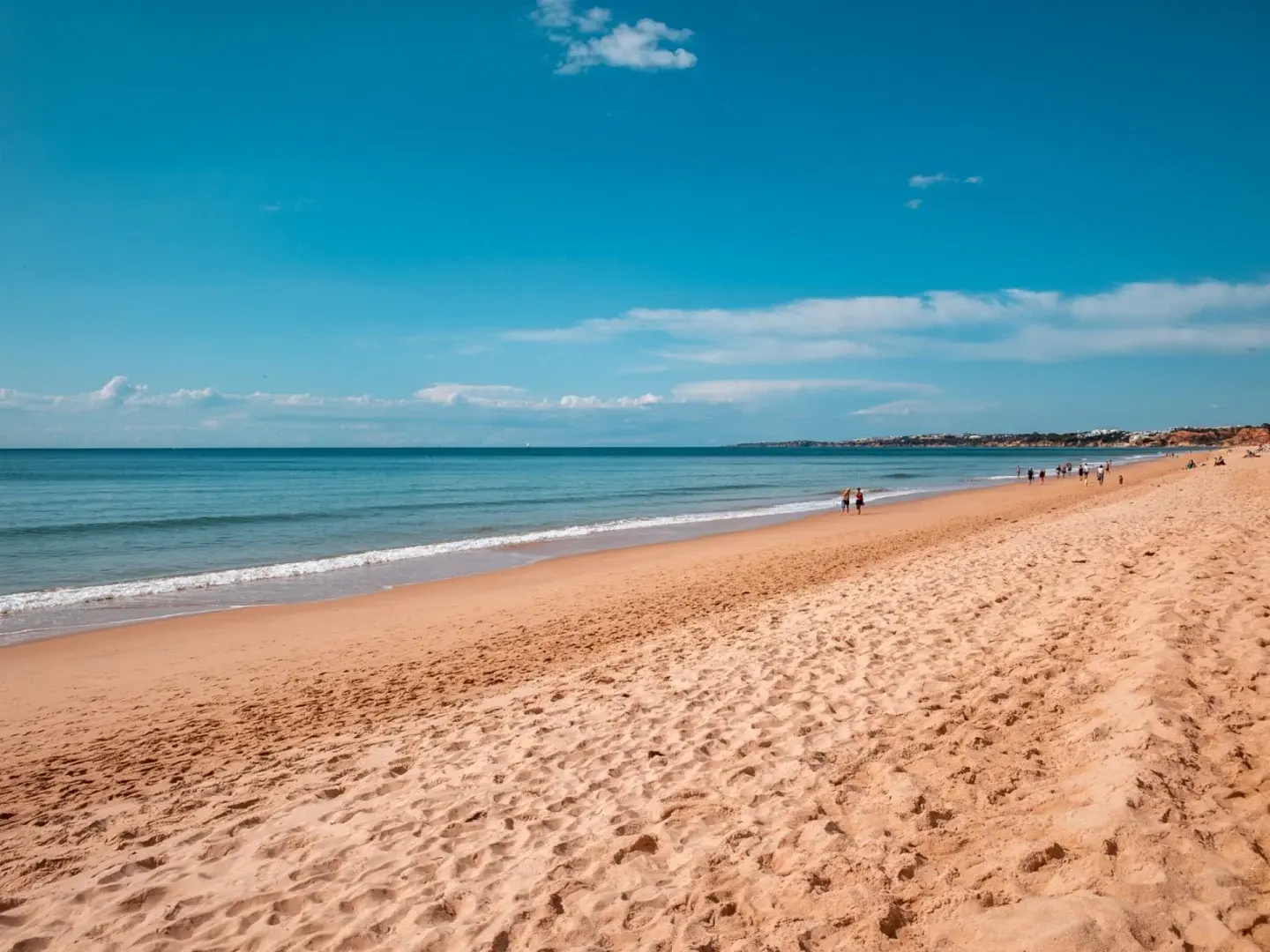 Praia da Lota Beachfront Resort - Hotel & Apartments
