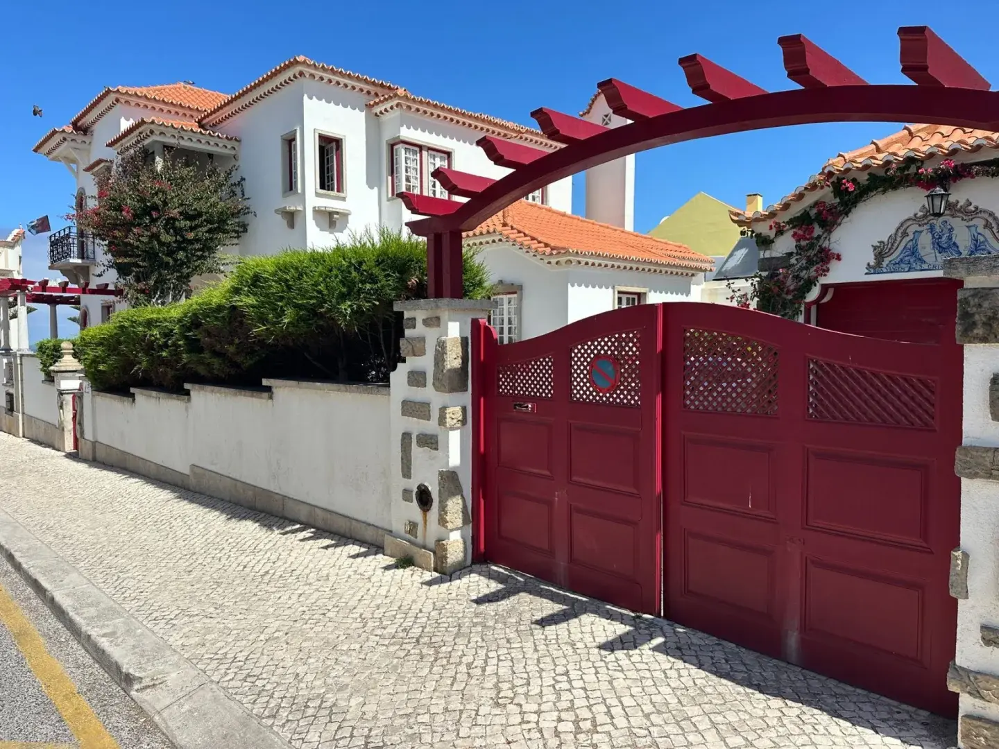 Beija-Flor House